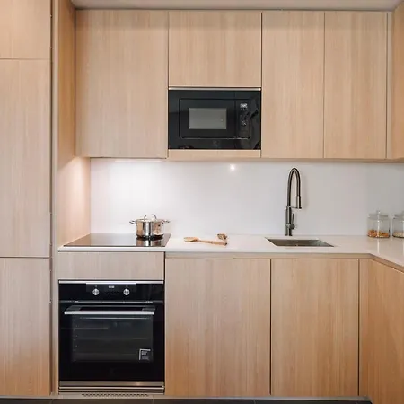 Biel - 2 Bedrooms, Pool And Parking In Arroios Лісабон