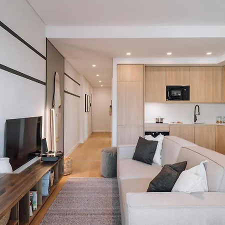 Biel - 2 Bedrooms, Pool And Parking In Arroios Lisbon