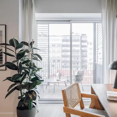 Biel - 2 Bedrooms, Pool And Parking In Arroios