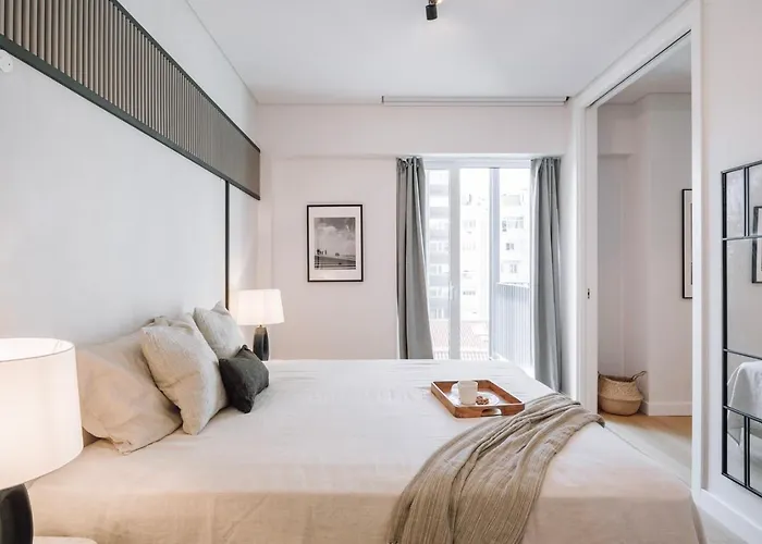 Biel - 2 Bedrooms, Pool And Parking In Arroios شقة Lisboa