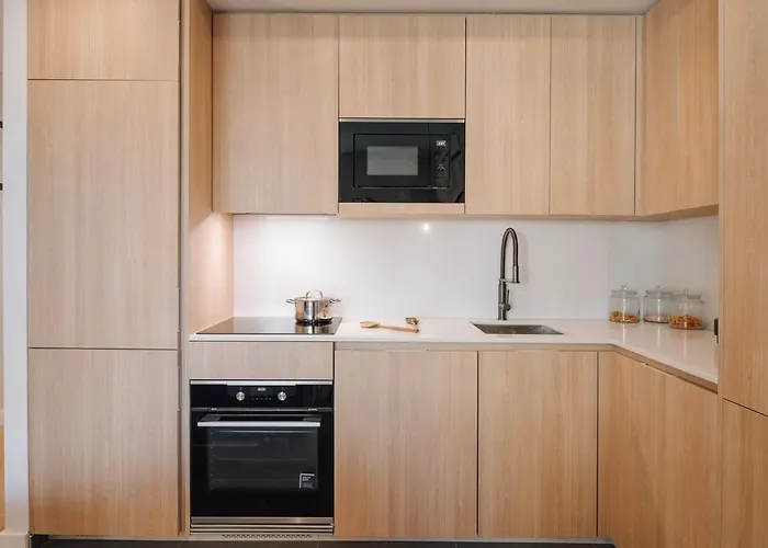 Biel - 2 Bedrooms, Pool And Parking In Arroios Lisboa