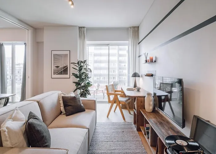 Biel - 2 Bedrooms, Pool And Parking In Arroios شقة *