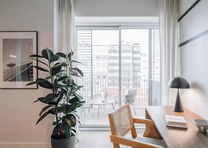 Biel - 2 Bedrooms, Pool And Parking In Arroios