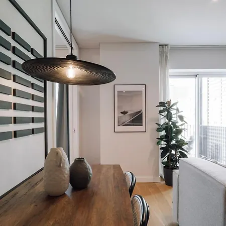 Biel - 2 Bedrooms, Pool And Parking In Arroios *